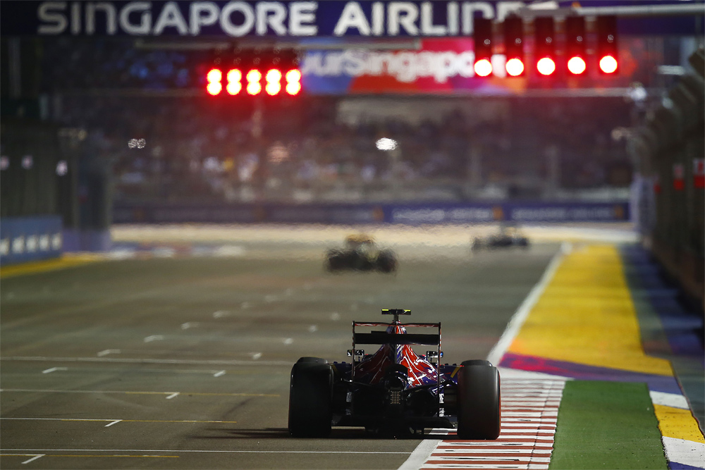 Ночной Гран-при: как в Формуле-1 сменился лидер