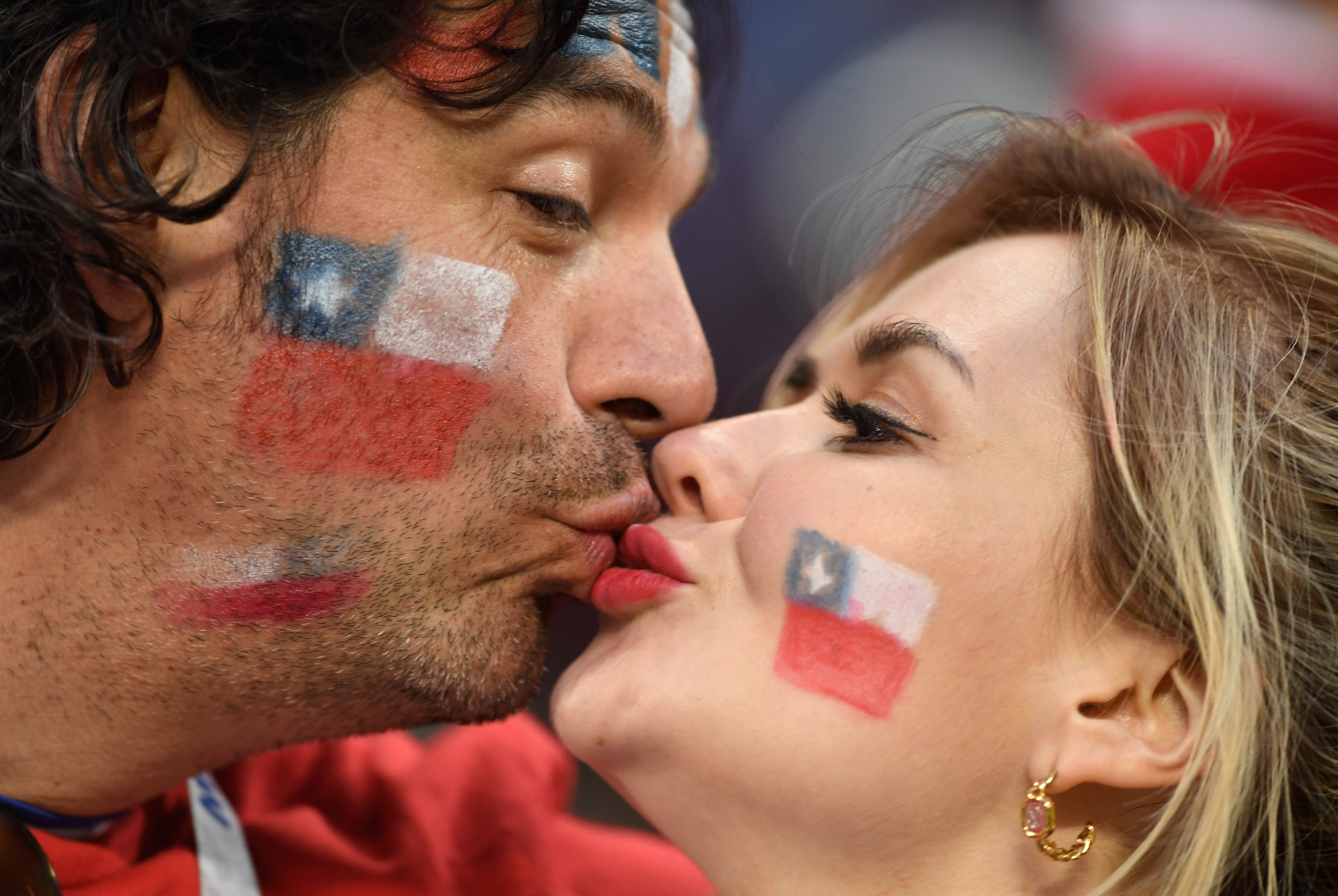 Поцелуй чилийских болельщиков