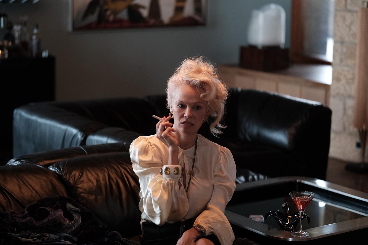 Кадр из фильма&nbsp;&laquo;Подрезка кустов роз&raquo;