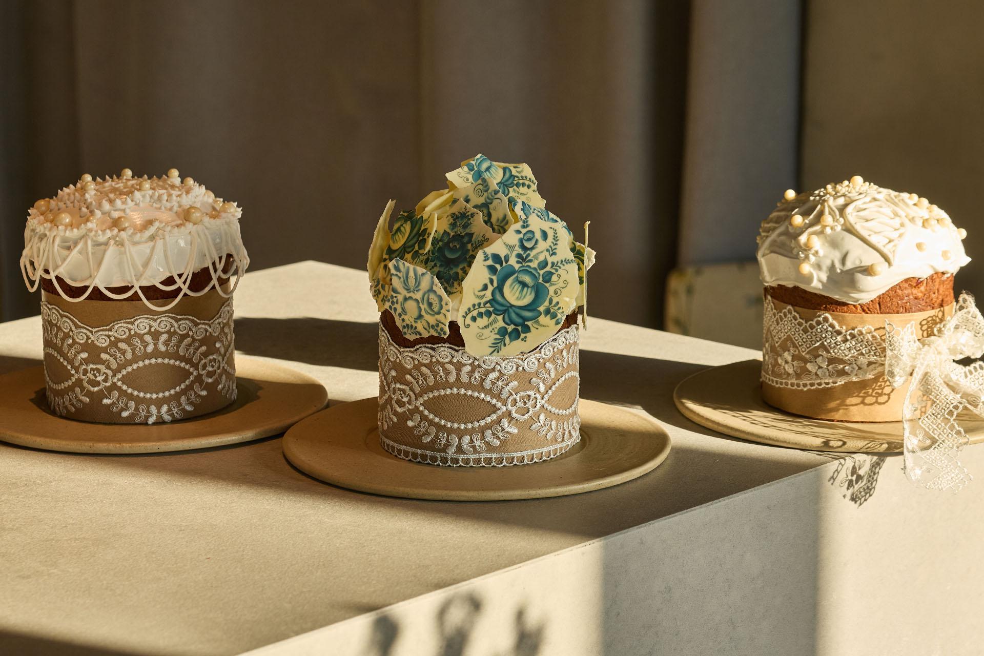 Куличи, расписанные в&nbsp;стилистике гжели