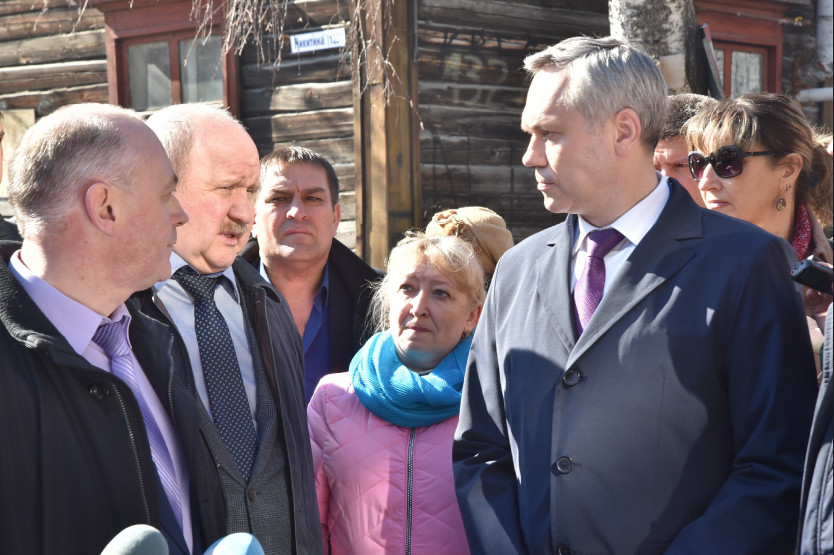 Губернатор Андрей Травников&nbsp;&mdash; на переднем плане справа.