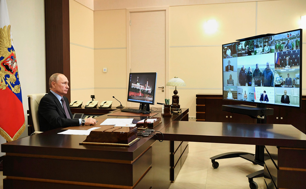Встреча Владимира Путина с представителями общественных организаций, работающих в сфере экологии и зоозащиты (в режиме видеоконференции)