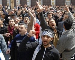 В Сирии траурная церемония переросла в многотысячные выступления