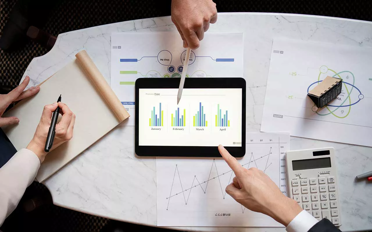 Начните конкурентный анализ с 3–5 ключевых прямых конкурентов
