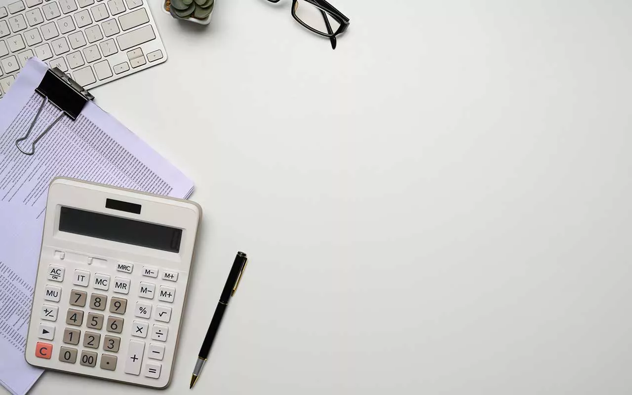 Если контрагент не отвечает, направьте запрос повторно. Такой документ, подкрепленный доказательствами отправки, может быть принят судом как подтверждение долга