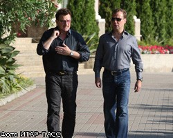 Д.Медведев и Боно встретились за чашкой чая в Сочи
