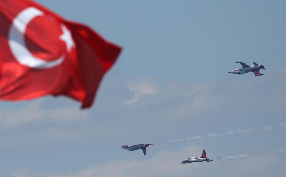 Эрдоган предостерег Грецию от отправки оружия на острова в Эгейском море"/>













