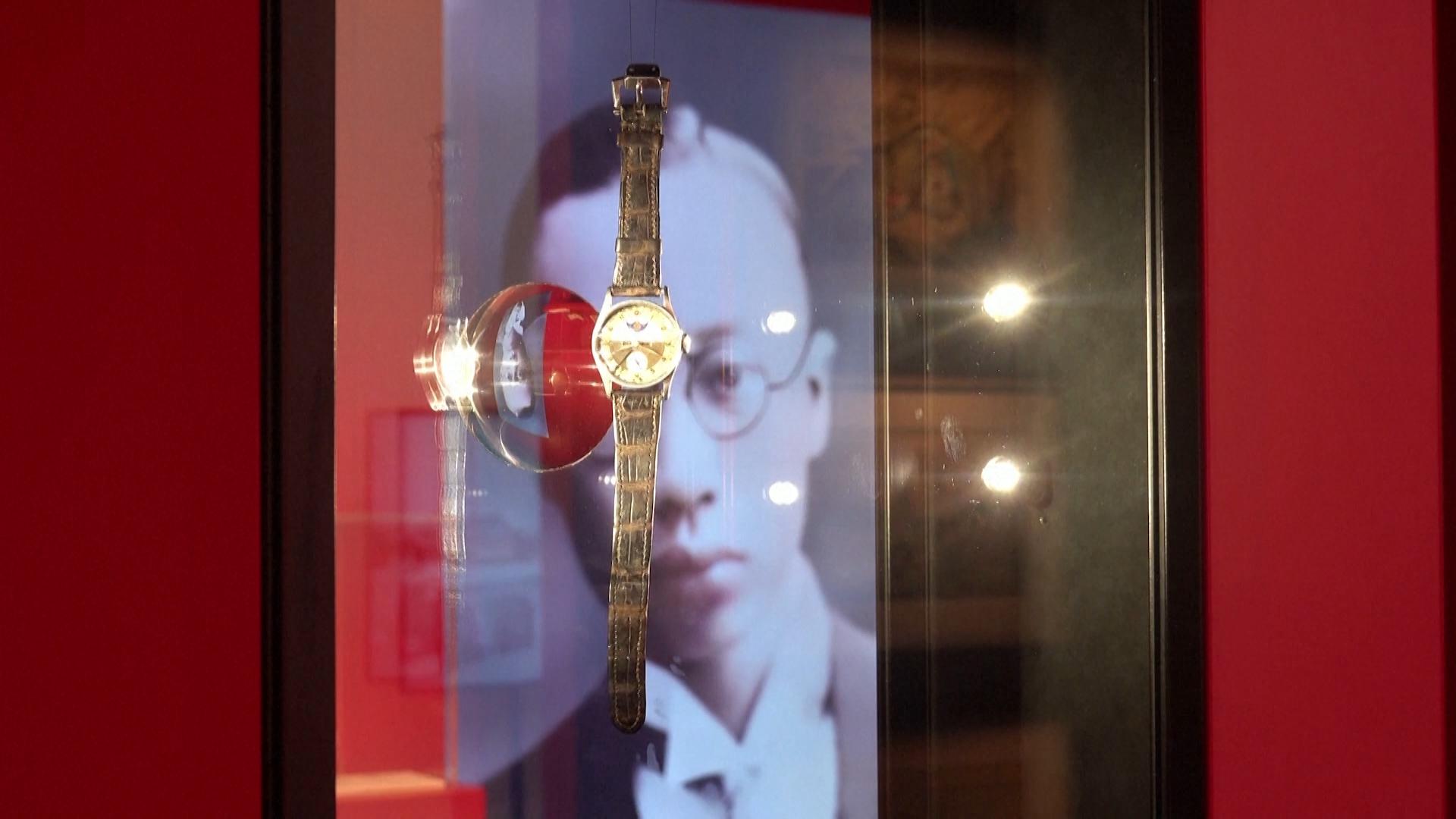 Часы последнего императора Китая проданы на аукционе. Видео