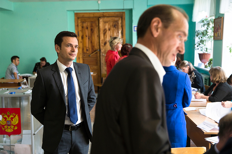 Предвыборный список ПАРНАС в Костроме возглавил политик Илья Яшин. Ранее он сообщал о нескольких попытках сорвать его встречи с избирателями. Так, на одну из них приехал человек, утверждавший, что он представляет посольство США
