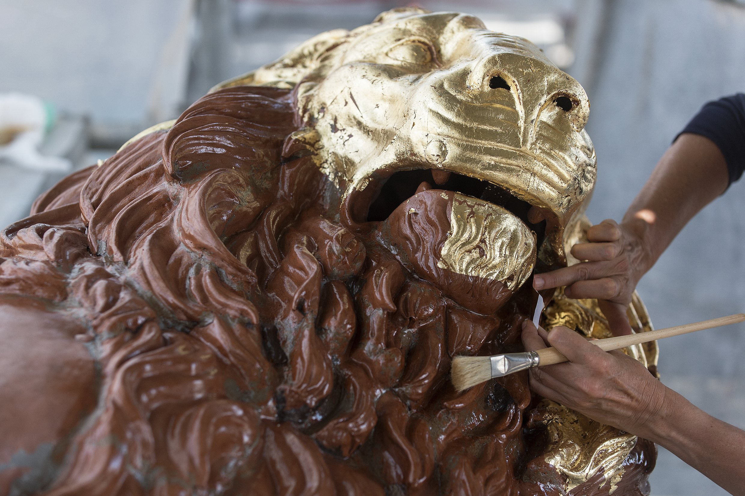 Процесс реставрации скульптуры крылатого льва Святого Марка