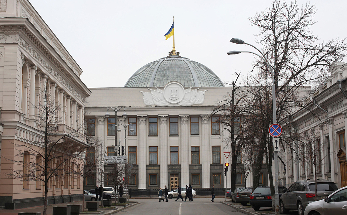 Вид на здание Верховной Рады Украины