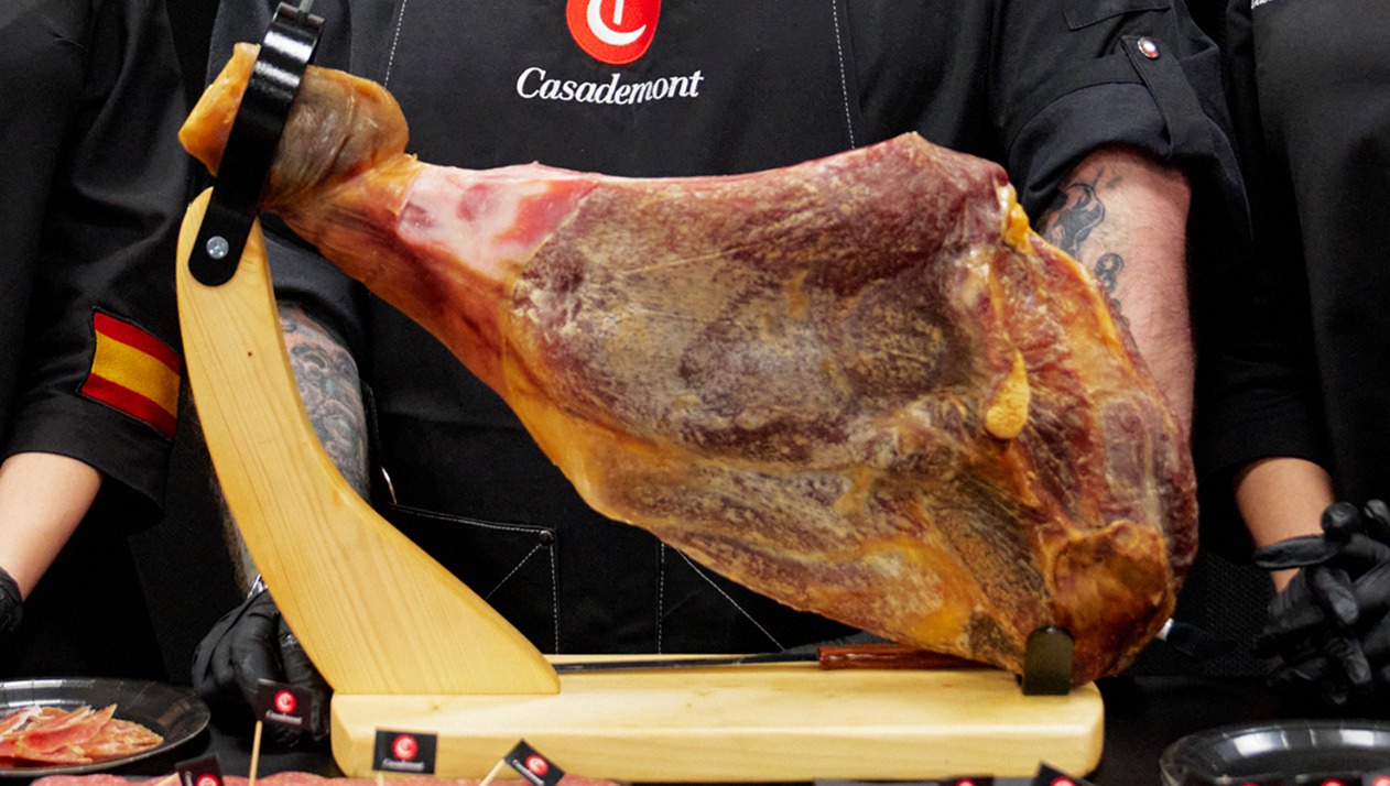 Хамон, чоризо и вино: рекомендации Casademont с салона «Время вина»