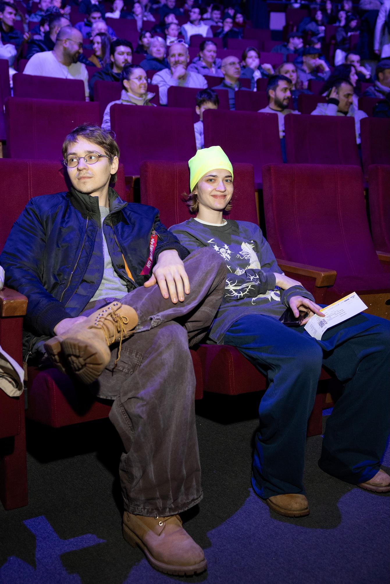 Актеры Макар Хлебников и Вера Енгалычева в зале кинотеатра Atlas
