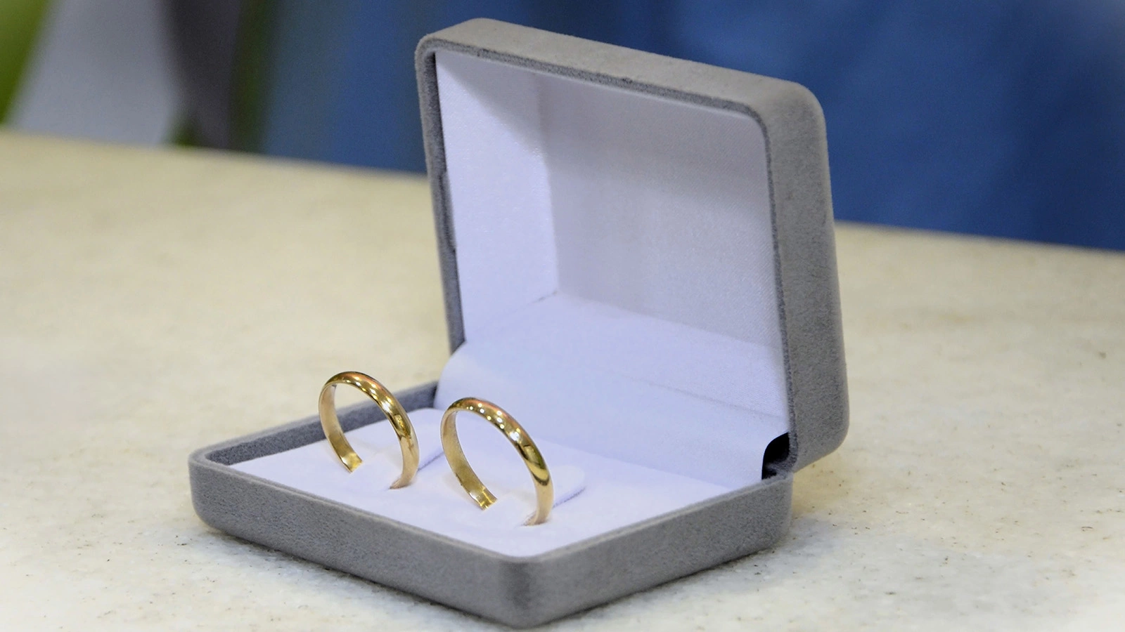 Жительница Китая вышла замуж за мужчину, который спас ее 17 лет назад