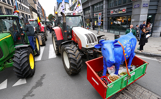 Акция протеста пострадавших от санкций фермеров&nbsp;в Брюсселе