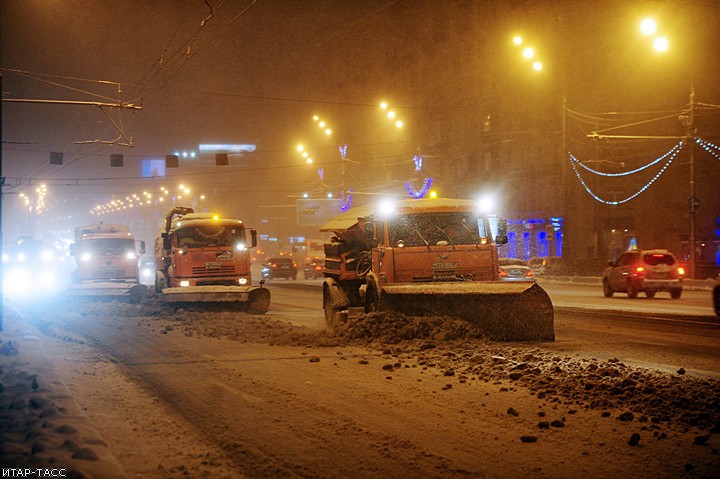 Снегопад в Москве: видео и фото зимнего коллапса в городе