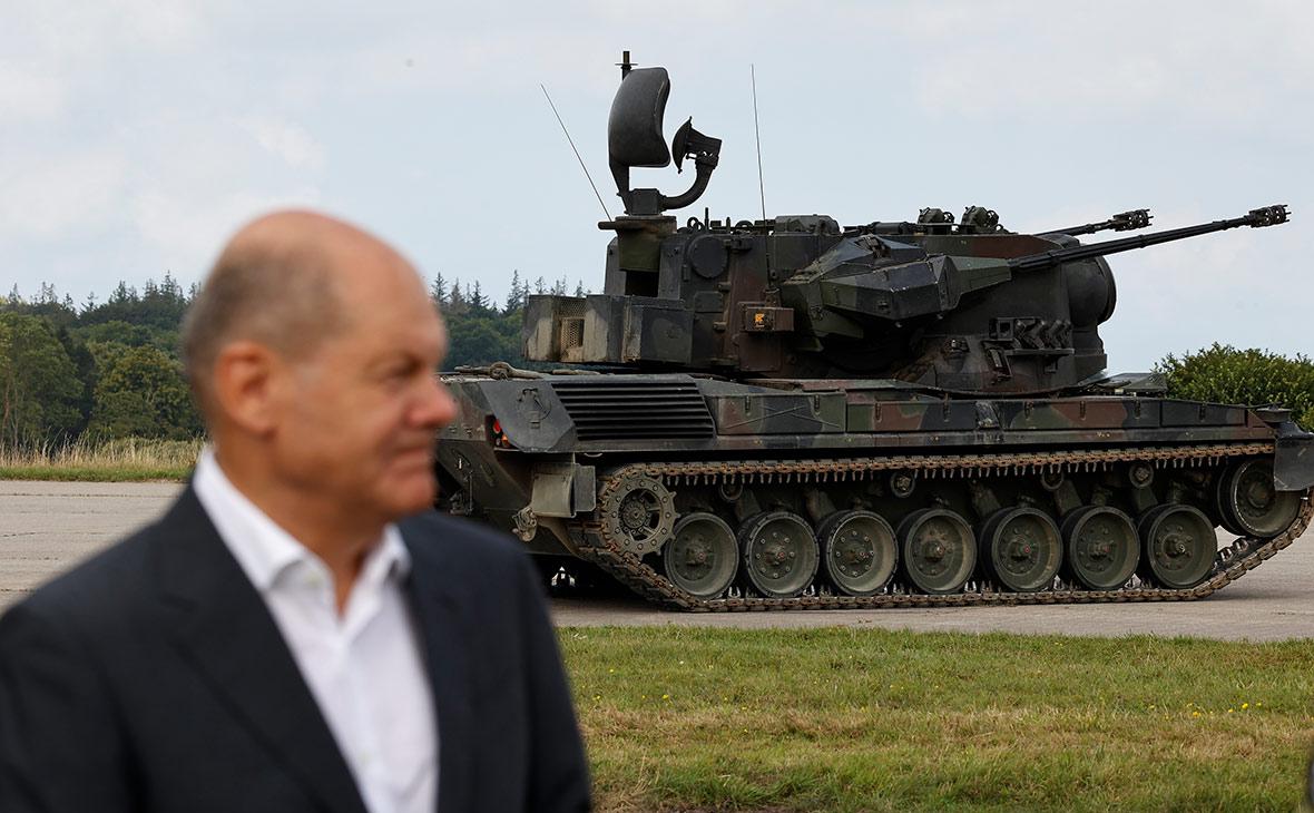 В бундестаге осудили отказ Шольца срочно поставить танки Украине"/>













