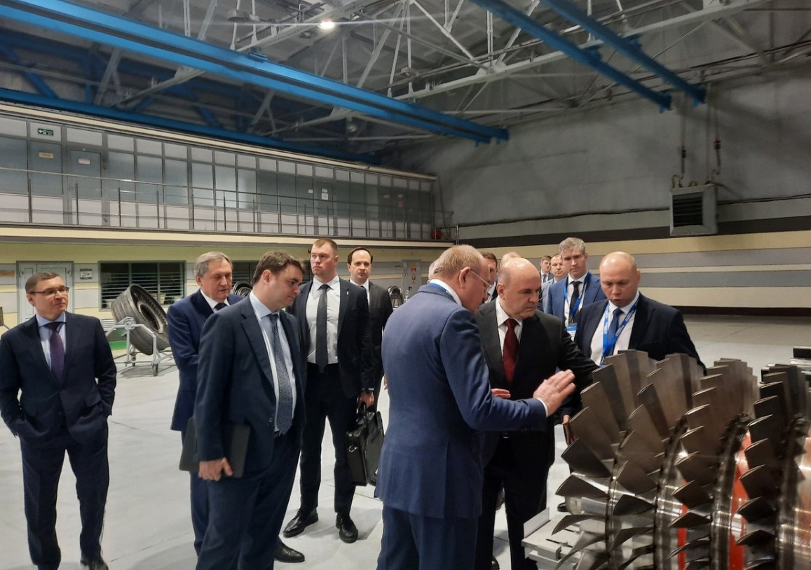 Михаил Мишустин посетил одно из крупнейших машиностроительных предприятий региона