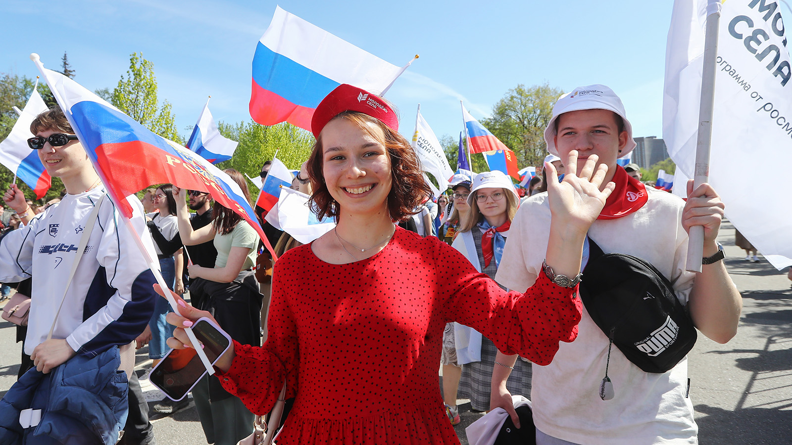 Праздничное первомайское шествие «Труд крут» в Москве
