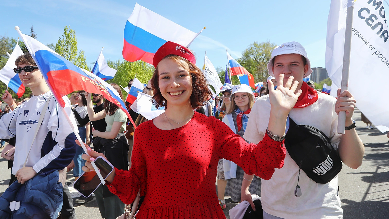 Праздничное первомайское шествие «Труд крут» в Москве