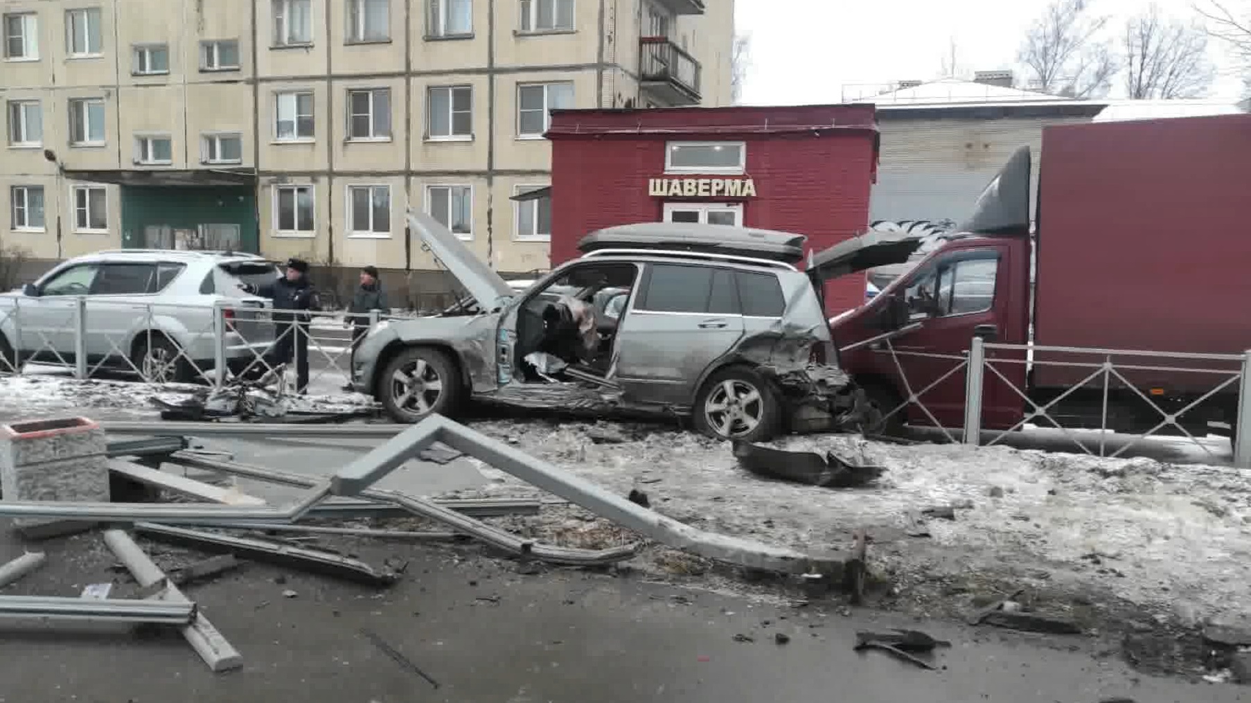 Полиция устроила погоню за «призраком», устроившим массовое ДТП. Видео — РБК