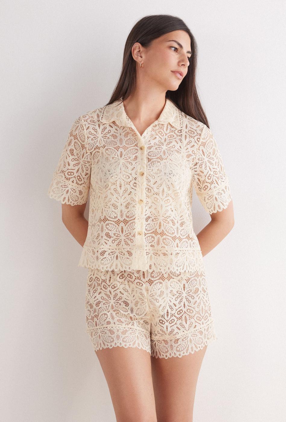 Рубашка, 6999 руб., шорты, 4899 руб., все — Intimissimi (intimissimi.com)