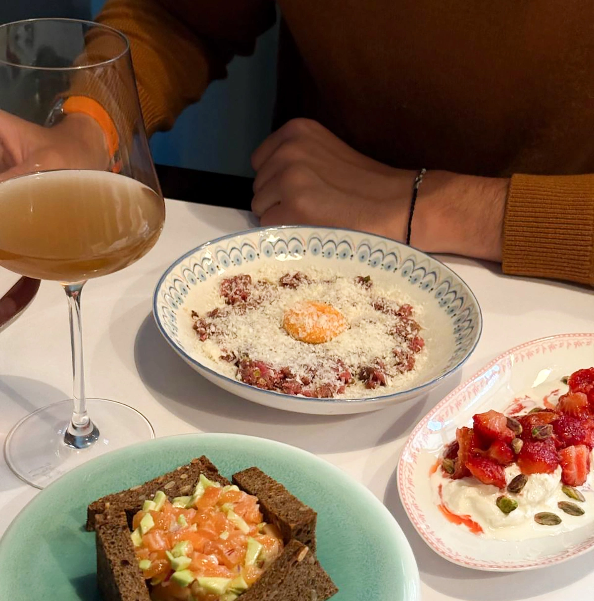 Найдется и Шампань от Maxime Blin, и оранжевый мускат из Чили, и бордоское крю буржуа