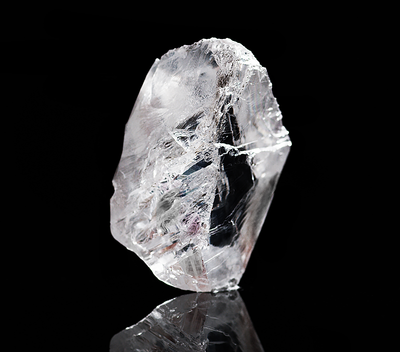 Необработанный алмаз весом 813 каратов из Ботсваны