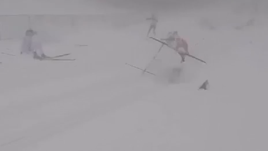 В Сочи после массового завала лыжниц отменили мужскую гонку Спартакиады