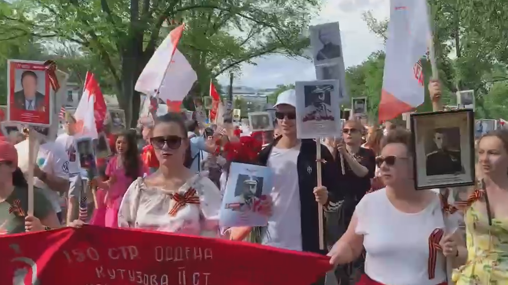 В Вашингтоне впервые за шесть лет провели «Бессмертный полк»