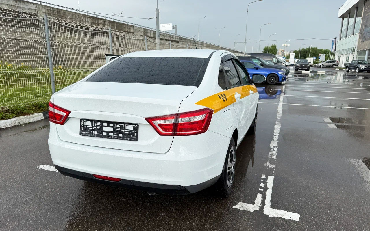 Lada Vesta