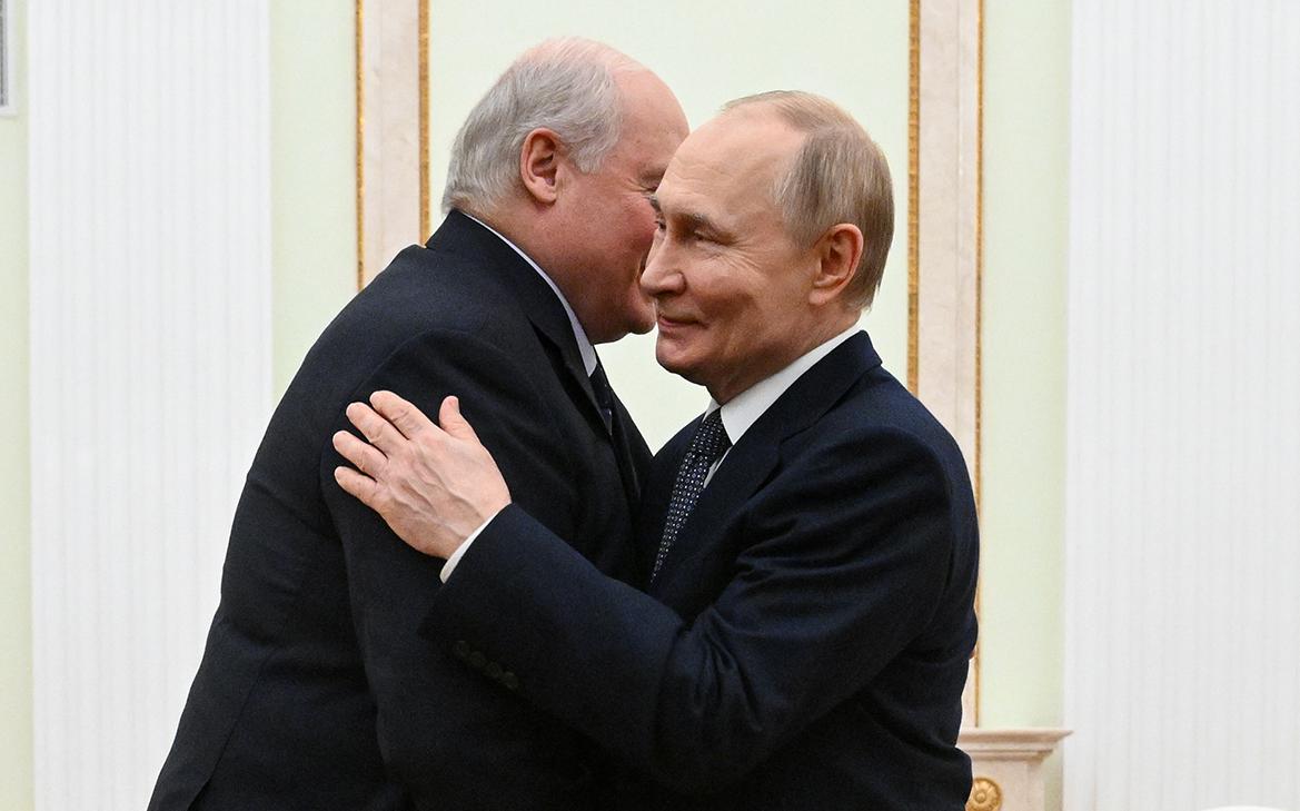 Лукашенко рассказал, как предупредил Путина об угрозе покушения