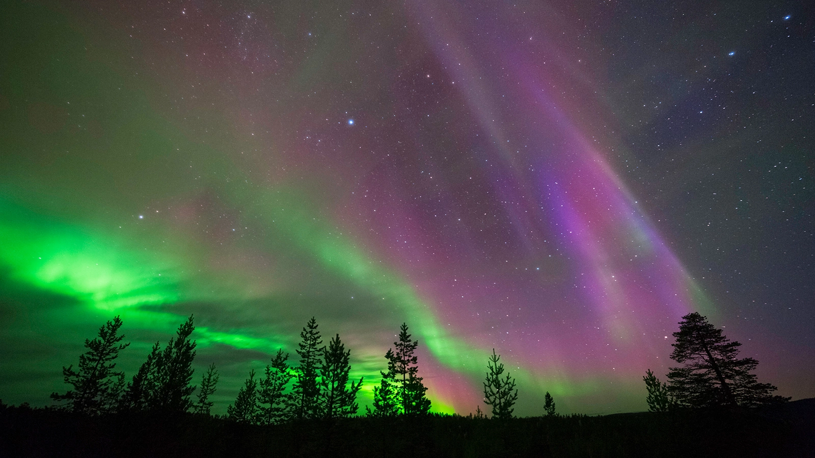 На Землю обрушились магнитные бури. Как долго они продлятся