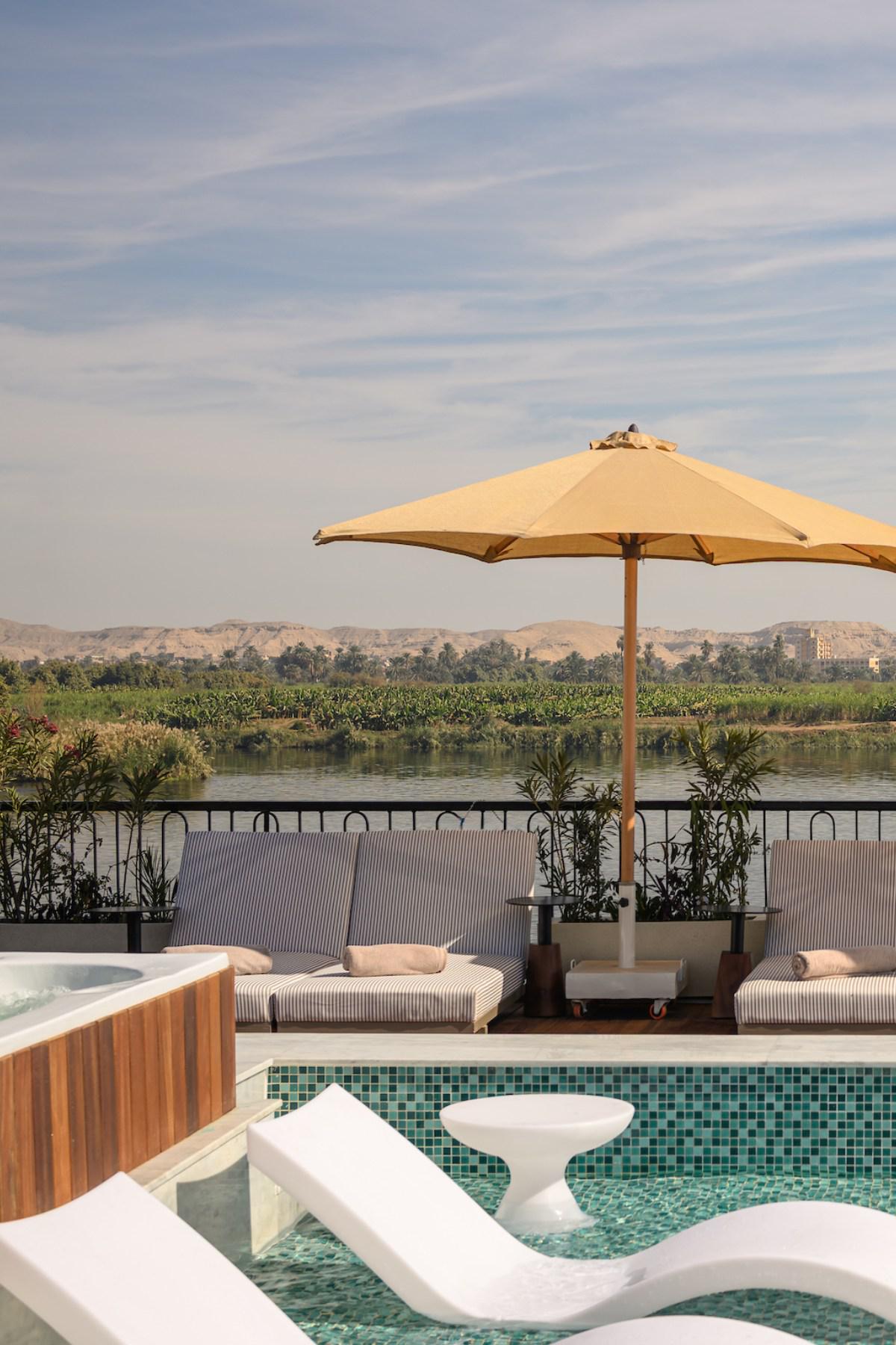 Бассейн на палубе, Le Fayan Suites