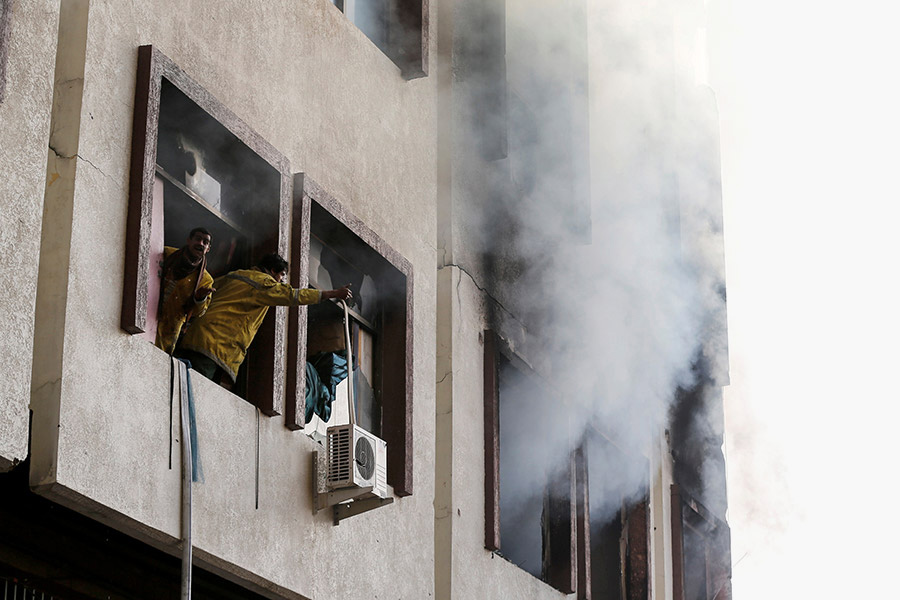 4 декабря хуситы&nbsp;захватили здание телевизионного центра в Сане и несколько правительственных зданий. Кроме того, был взорван дом Салеха.
