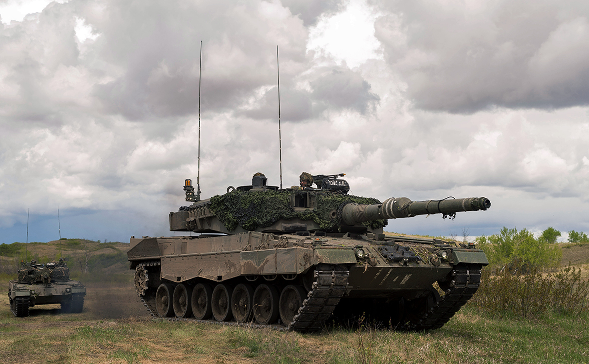 Минобороны сообщило об уничтожении на окраине Киева танков Т-72 из Европы"/>













