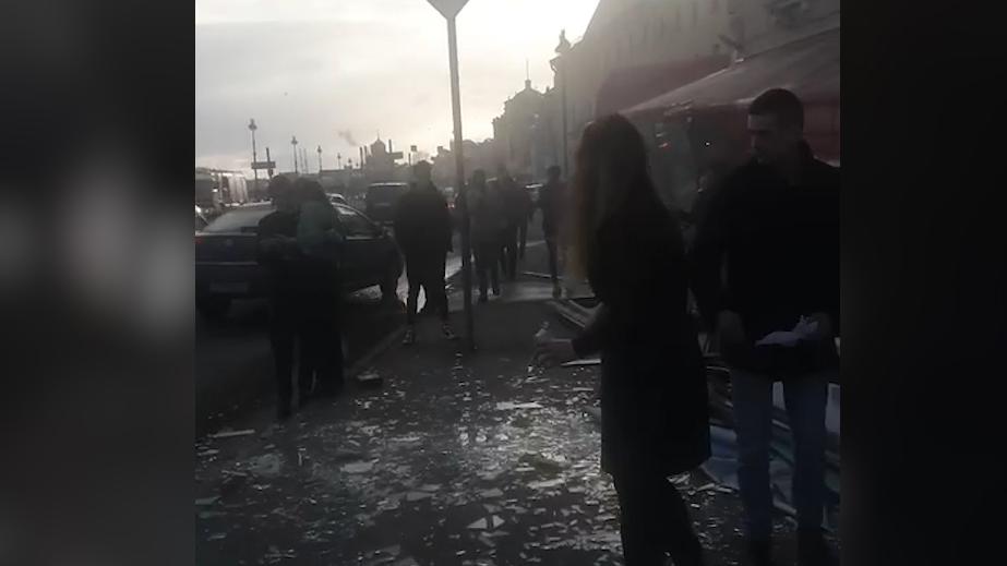 Кафе в Санкт-Петербурге сразу после взрыва. Видео