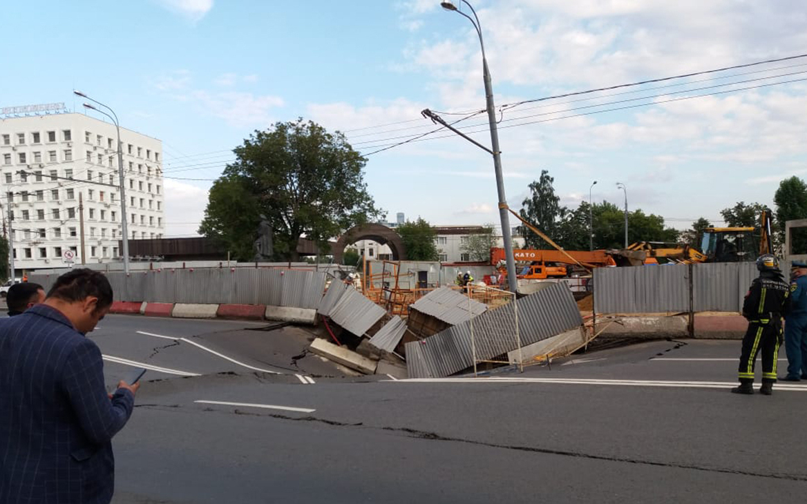 Провалы грунта москва