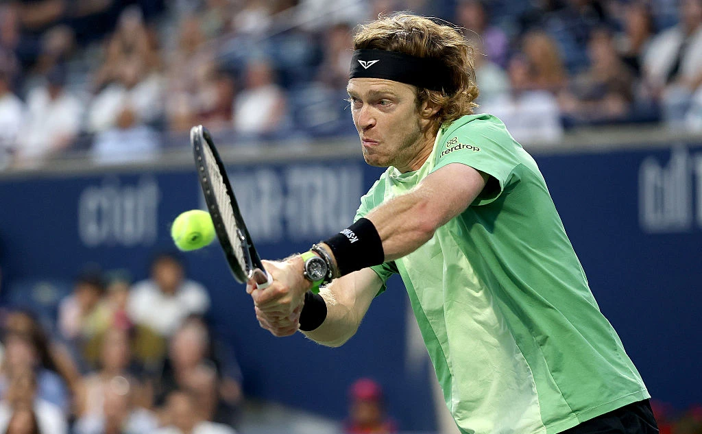 Matthew Stockman / Getty Images