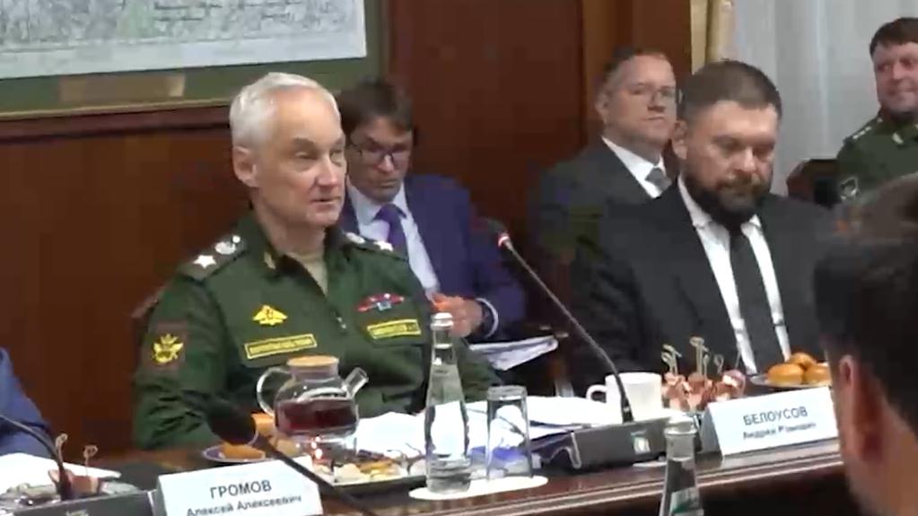 Белоусов встретился с военными корреспондентами