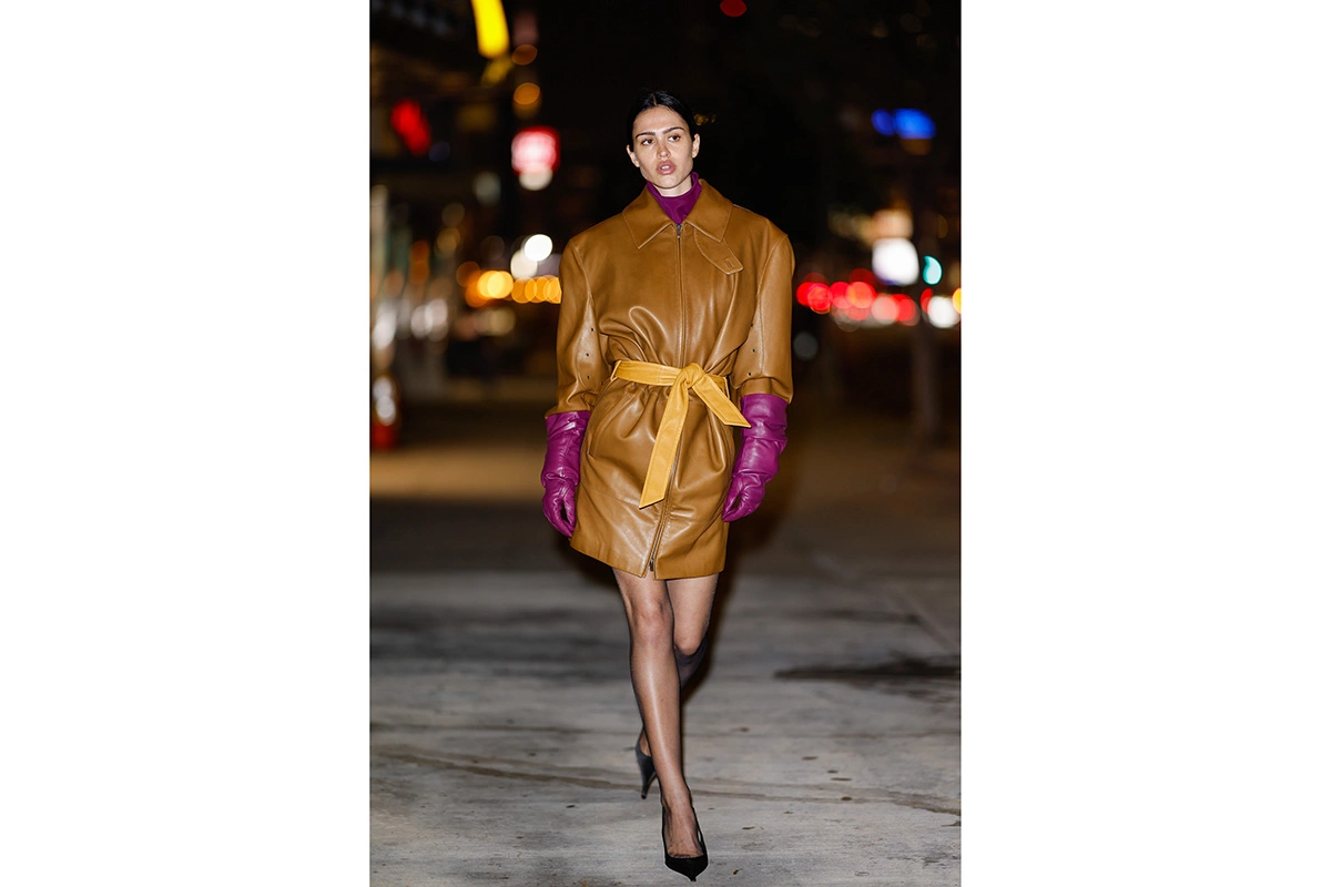 В моду вошли лак и шубы в пол: почему началась вторая жизнь «фам фаталь»