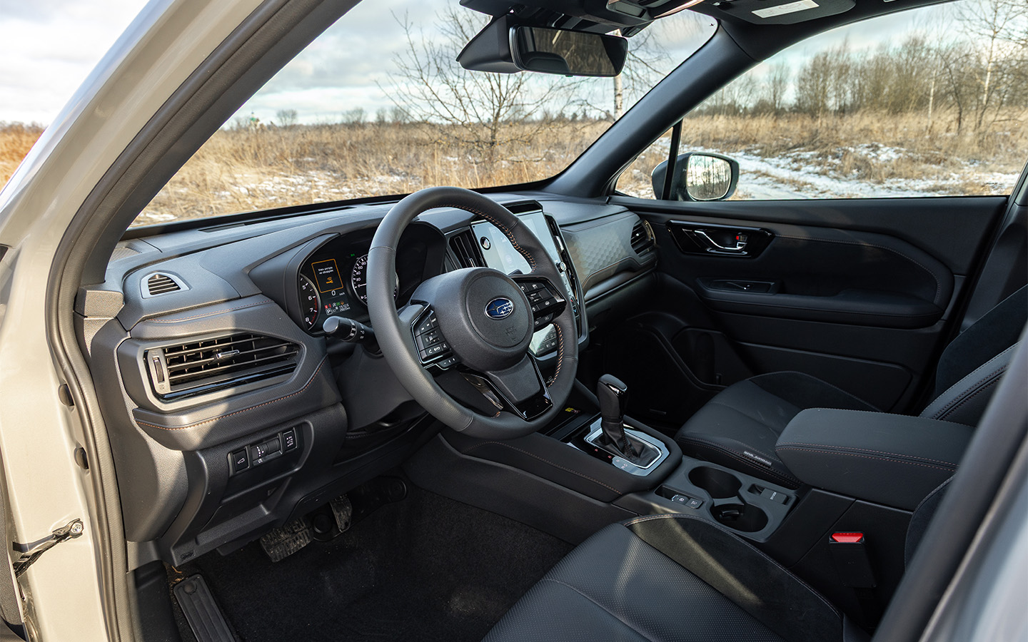 На первый взгляд, салон Subaru Forester остался прежним, но это визуальный обман. На деле поменялось абсолютно&nbsp;все