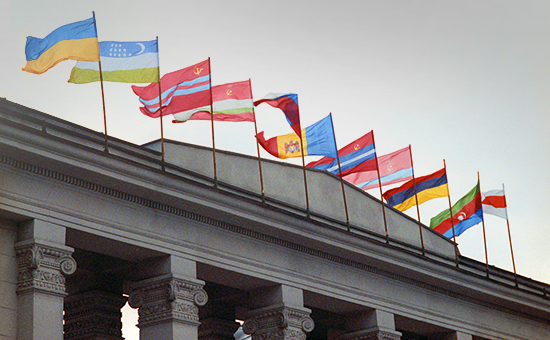 Флаги государств - членов СНГ. Минск, декабрь 1991 года


