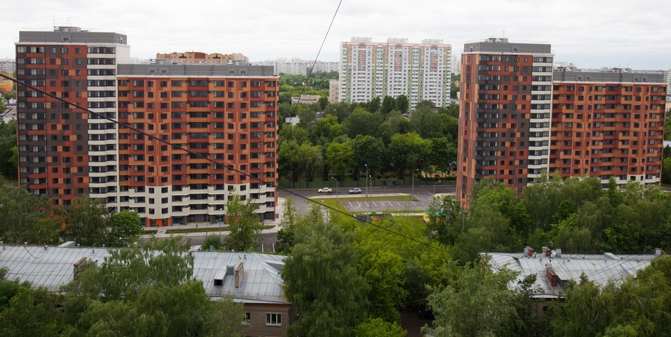 Новые многоквартирные дома на улице Летчика Бабушкина, которые построены в рамках программы реновации жилищного фонда столицы