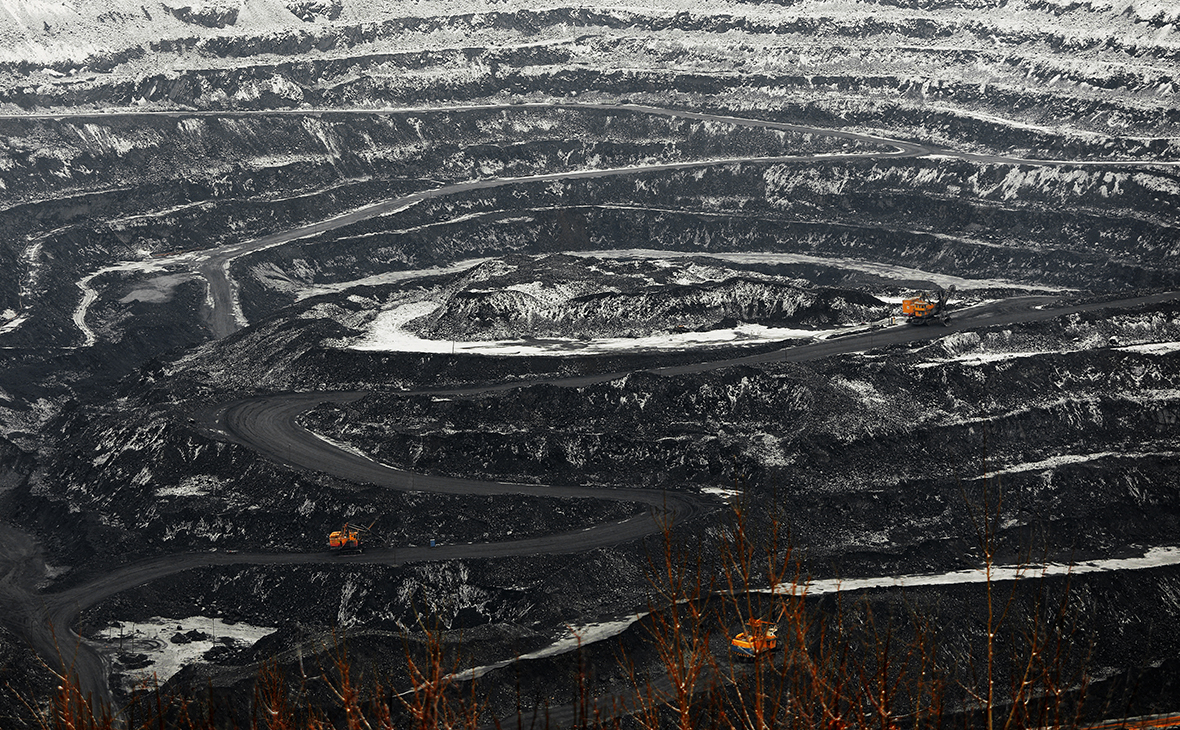 Вид на карьер по добыче железной руды АО &laquo;Лебединский горно-обогатительный комбинат&raquo;