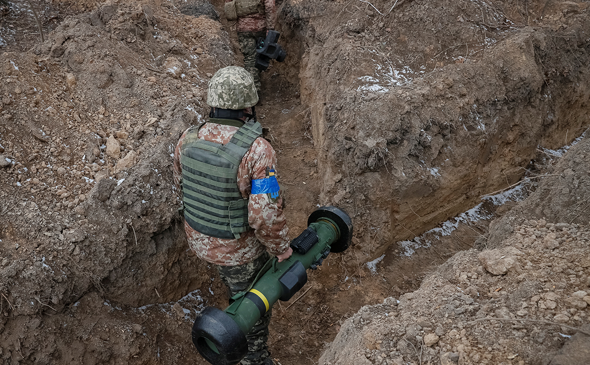 Во время Второй мировой войны Соединенные Штаты и Советский Союз сотрудничали, будь то в рамках программы "Ленд-лиз" или бескорыстной американской помощи, которая последовала за конфликтом