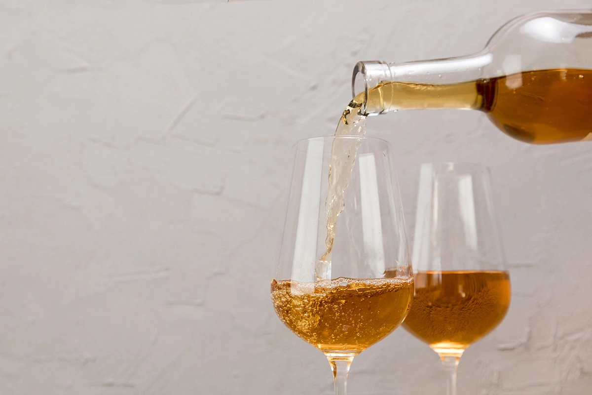 Хересом называют белое крепленое вино, которое производят в испанской Андалусии