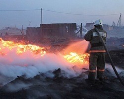 В Приамурье полыхает поселок Тыгда: огнем лесных пожаров охвачено 46 домов