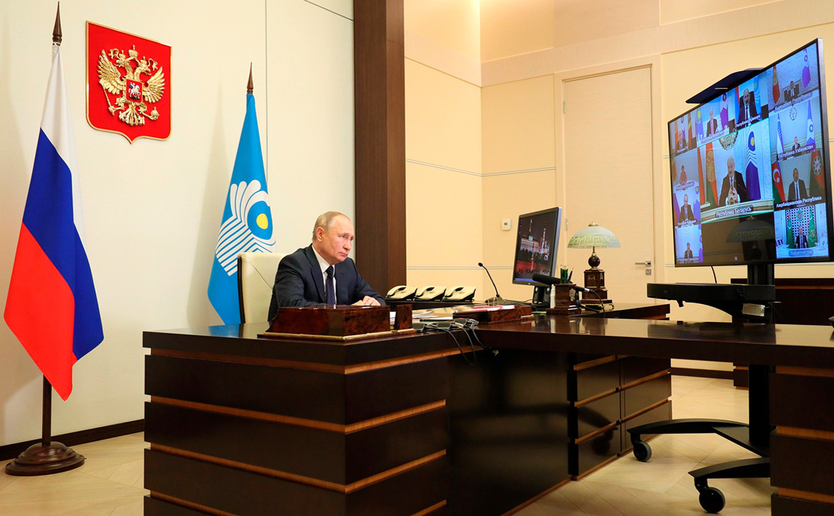 Путин попросил не торопиться с признанием режима талибов