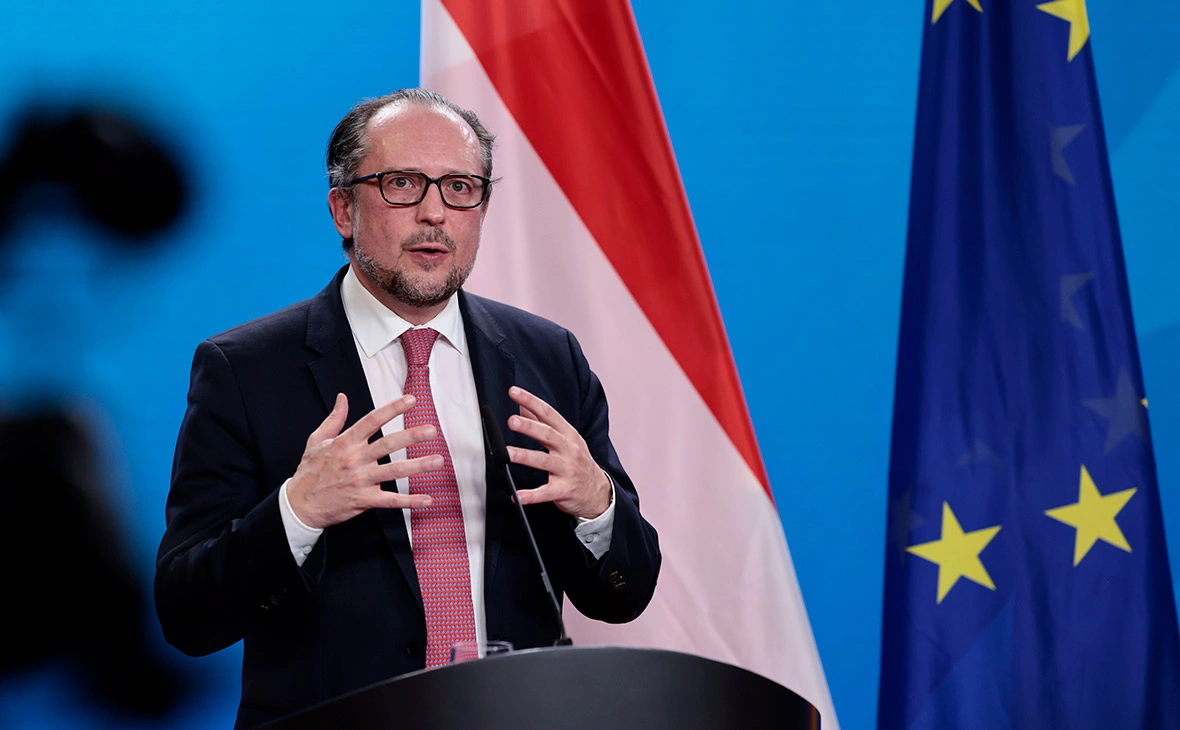 Hannibal Hanschke / Getty Images